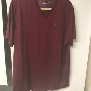 Under armour loose heat gear v-neck